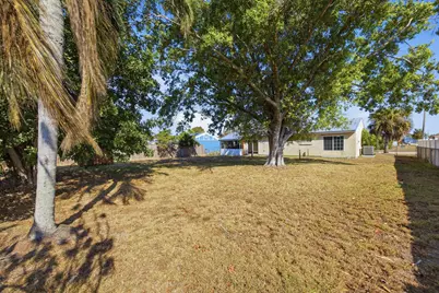 402 SW Eastport Circle, Port Saint Lucie, FL 34953 - Photo 39