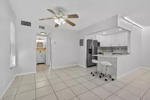 116 Oxford 200, West Palm Beach, FL 33417 - Photo 3