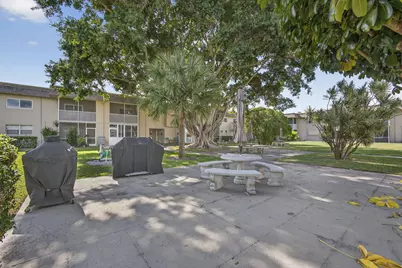 116 Oxford 200, West Palm Beach, FL 33417 - Photo 17
