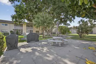 116 Oxford 200, West Palm Beach, FL 33417 - Photo 17