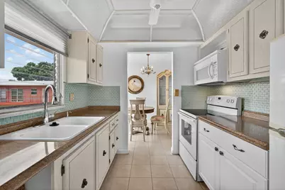 26 Golfs Edge #F, West Palm Beach, FL 33417 - Photo 5