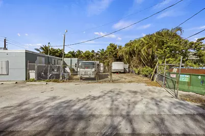 3085 2nd Avenue N, Lake Worth Beach, FL 33461 - Photo 7
