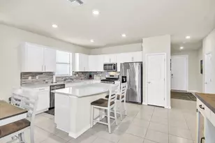 479 SE Vallarta Dr, Port Saint Lucie, FL 34984 - Photo 17