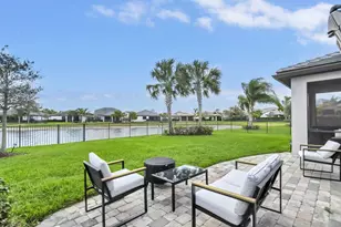 479 SE Vallarta Dr, Port Saint Lucie, FL 34984 - Photo 7