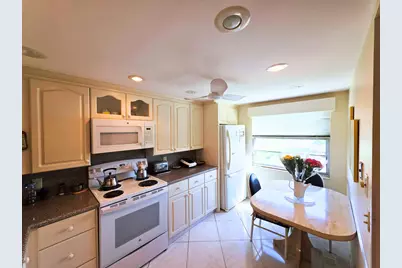 4037 Guilford  C, Boca Raton, FL 33434 - Photo 11