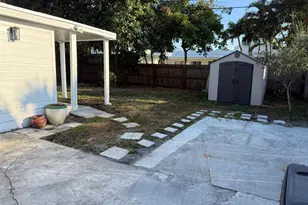 810 Franklin Rd, West Palm Beach, FL 33405 - Photo 9