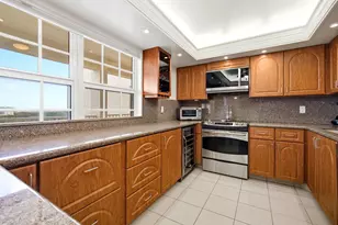 3507 Oaks Way, Pompano Beach, FL 33069 - Photo 3