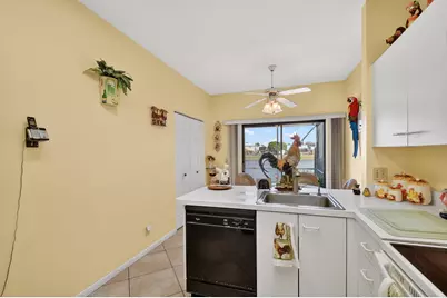 6049 Strawberry Lakes Circle, Greenacres, FL 33463 - Photo 13
