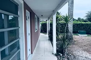 938 Sarazen Dr, West Palm Beach, FL 33413 - Photo 13