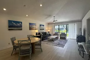 402 Club Dr, Palm Beach Gardens, FL 33418 - Photo 3