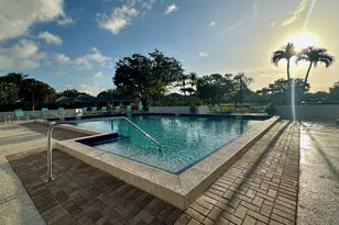 402 Club Dr, Palm Beach Gardens, FL 33418 - Photo 11