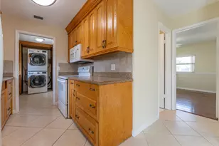 425 Palo Alto Dr, Lake Worth, FL 33461 - Photo 11