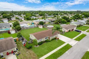 425 Palo Alto Dr, Lake Worth, FL 33461 - Photo 27