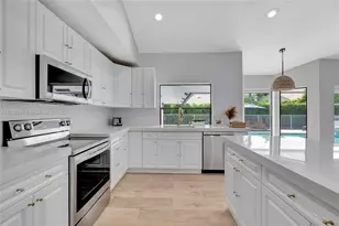 2824 NW 28th St, Boca Raton, FL 33434 - Photo 7