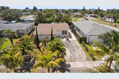 489 NW 2nd Way, Deerfield Beach, FL 33441 - Photo 1