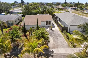 489 NW 2nd Way, Deerfield Beach, FL 33441 - Photo 1