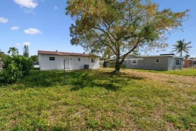701 NW 2nd Avenue, Deerfield Beach, FL 33441 - Photo 17