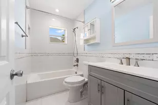 924 SE Dolphin Dr, Stuart, FL 34996 - Photo 19