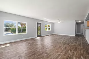 924 SE Dolphin Dr, Stuart, FL 34996 - Photo 5