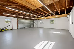 924 SE Dolphin Dr, Stuart, FL 34996 - Photo 33