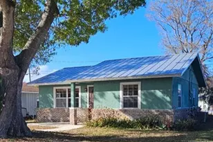 364 16th St SW, Vero Beach, FL 32962 - Photo 1