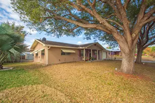 1686 SE Biddle Ln, Port Saint Lucie, FL 34983 - Photo 3