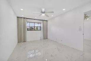 105 Lake Irene Dr, West Palm Beach, FL 33411 - Photo 13
