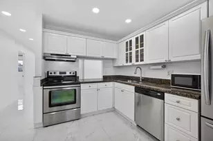 105 Lake Irene Dr, West Palm Beach, FL 33411 - Photo 5