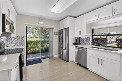 5750 Parkwalk Circle E, Boynton Beach, FL 33472 - Photo 9