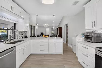 5750 Parkwalk Circle E, Boynton Beach, FL 33472 - Photo 11