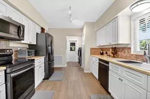 10260 Greentrail Dr N, Boynton Beach, FL 33436 - Photo 19