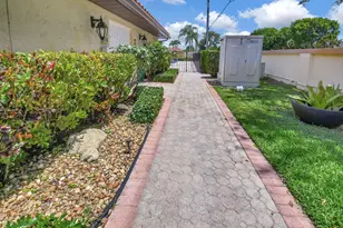 10260 Greentrail Dr N, Boynton Beach, FL 33436 - Photo 57