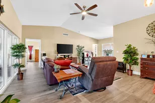 10260 Greentrail Dr N, Boynton Beach, FL 33436 - Photo 11