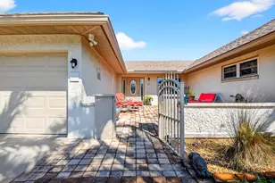 10265 Greentrail Dr N, Boynton Beach, FL 33436 - Photo 5