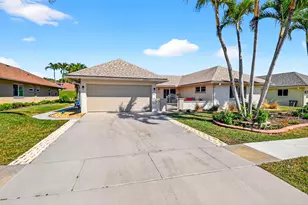 10265 Greentrail Dr N, Boynton Beach, FL 33436 - Photo 3