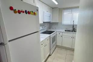 1501 Crescent Cir, Lake Park, FL 33403 - Photo 7
