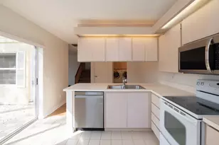 8146 Bridgewater Ct, West Palm Beach, FL 33406 - Photo 11