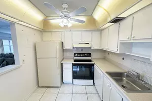 379 Saxony H, Delray Beach, FL 33446 - Photo 5