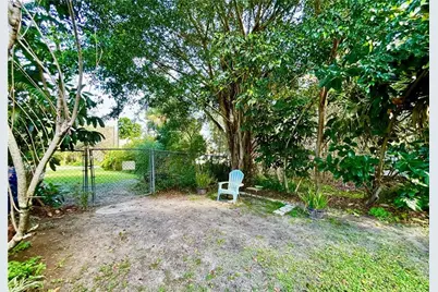 3329 10th Street SW, Vero Beach, FL 32968 - Photo 23