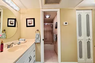 203 Oxford 500, West Palm Beach, FL 33417 - Photo 11