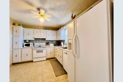 203 Oxford 500, West Palm Beach, FL 33417 - Photo 3