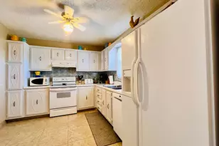 203 Oxford 500, West Palm Beach, FL 33417 - Photo 3