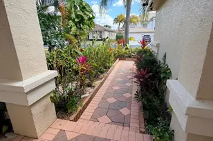 2236 Ridgewood Cir, Royal Palm Beach, FL 33411 - Photo 3