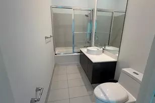 31 SE 6th St, Miami, FL 33131 - Photo 5