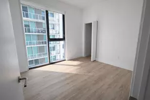 31 SE 6th St, Miami, FL 33131 - Photo 7