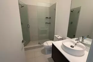 31 SE 6th St, Miami, FL 33131 - Photo 9