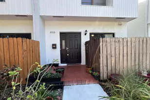 2122 NE 44th St, Lighthouse Point, FL 33064 - Photo 1