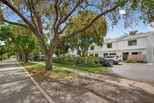 2122 NE 44th St, Lighthouse Point, FL 33064 - Photo 13