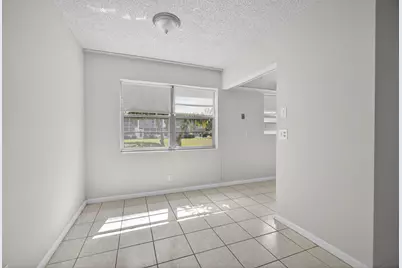 93 Dorchester E, West Palm Beach, FL 33417 - Photo 3