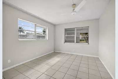 93 Dorchester E, West Palm Beach, FL 33417 - Photo 15